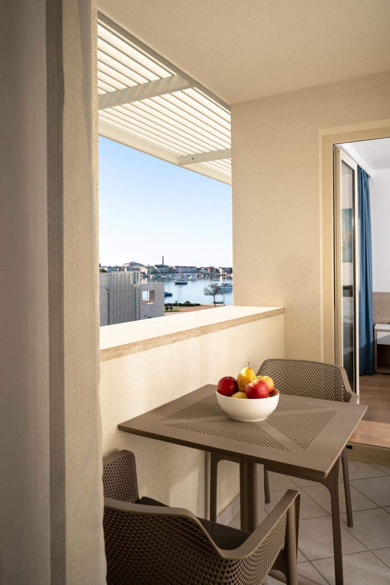 Humagum Sea View Apartment - Garden Palace Umag Exterior photo