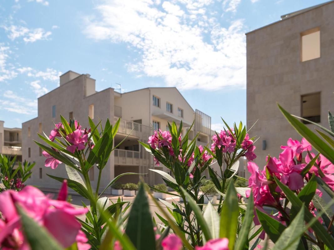 Humagum Sea View Apartment - Garden Palace Umag Exterior photo
